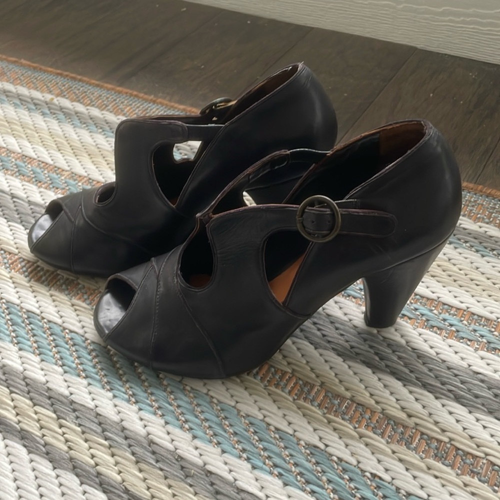 Anthropologie Coclico black leather retro wrap heels size 38.5 womens or sz 8